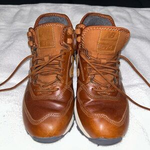 Men’s brown leather new balance sz 8.5